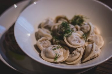 Пельмени в тарелке https://pxhere.com