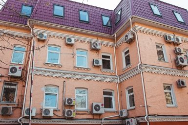 Кондиционеры на здании, тематическая фотография ИА PrimaMedia
