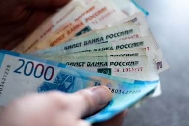 Сурдопереводчика из Уссурийска будут судить за обман глухих студентов на 830 тысяч рублей