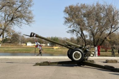 Полуденный залп на берегу Солдатского озера администрация УГО в МАХ (12+)