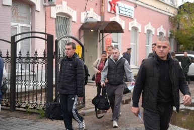 Призывники Уссурийска уходят в армию пресс-служба Думы УГО