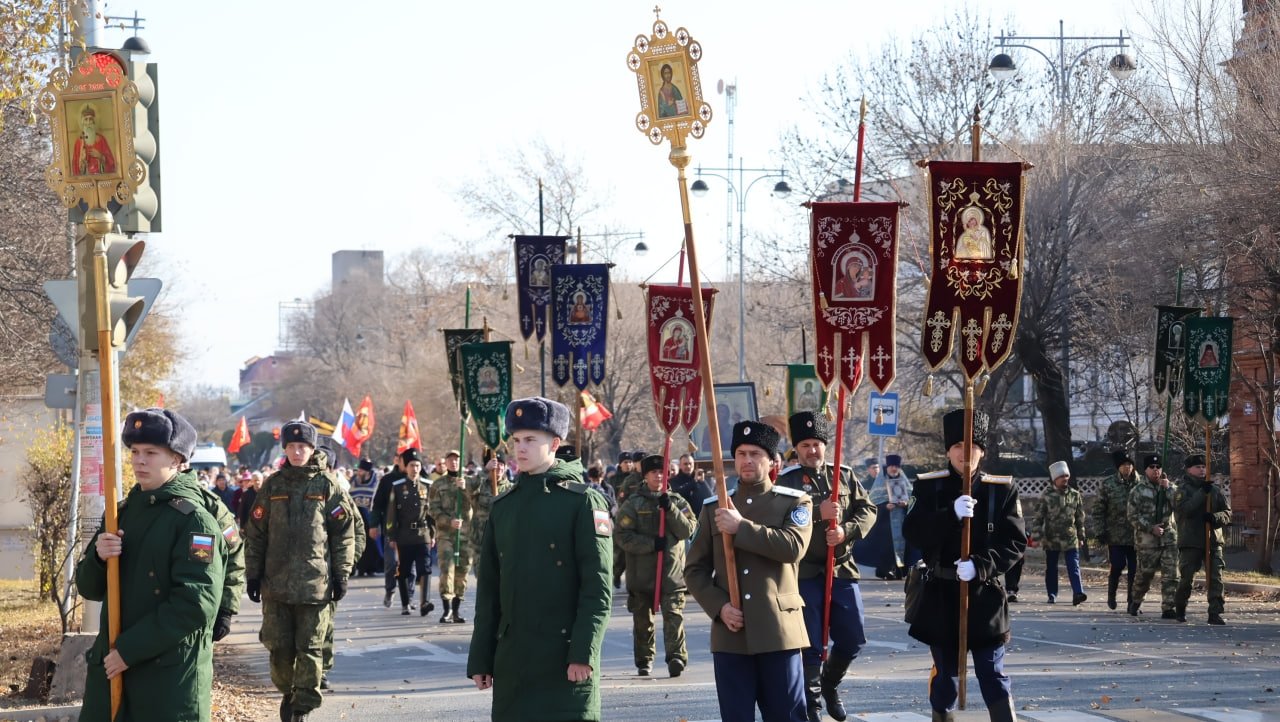 Крестный ход в День народного единства прошел в центре Уссурийска